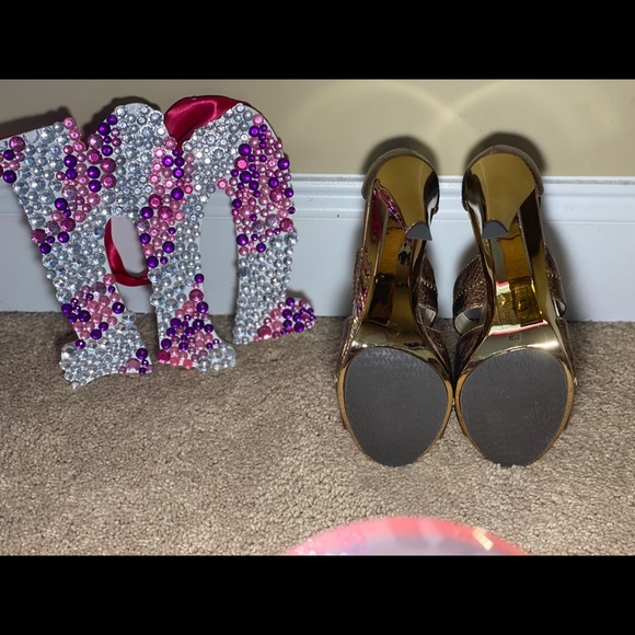 NEW** Michael Kors Heels - Picture 2 of 2